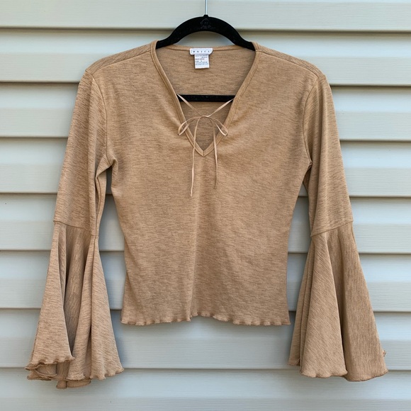 voices Tops - Voice Bell Sleeves  Rib-knit Crop Tee Size L